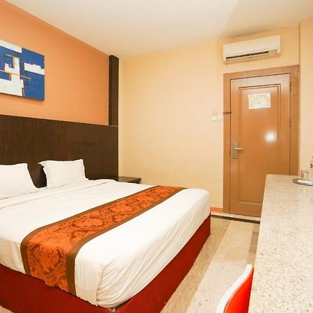 Avi Hotel סוראבאיה מראה חיצוני תמונה
